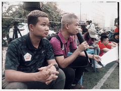 Những người sống bằng đam mê trên sân bóng đá phủi