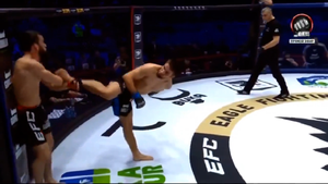 Video: Mãn nhãn cú đá xoay tầm cao knock-out đối thủ tại Eagle FC 