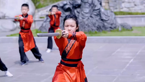 Video: Giáo viên Trung Quốc đưa võ kiếm vào giảng dạy cho học sinh