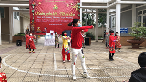Hà Nội: 28 học sinh và phụ huynh Tiểu học Xuân Phương được về nhà đón Tết