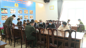 Bắt 13 người trong đường dây lừa đảo, đánh bạc qua mạng quy mô lớn ở Huế