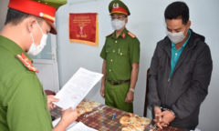 Bắt công chứng viên làm giả hợp đồng chuyển nhượng đất