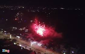 Pháo lậu nổ sáng rực trời đêm giao thừa ở Hà Tĩnh