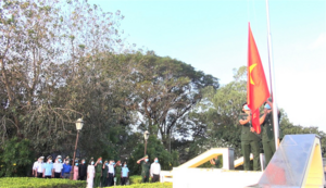 Lễ 'Chào cờ chủ quyền' thiêng liêng ngày đầu năm mới 