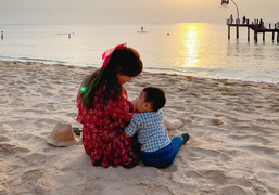 Khoe ảnh em bé, bạn trai ngầm thừa nhận Hòa Minzy đã làm mẹ?