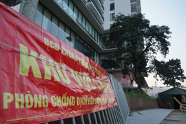 Ảnh: Cách ly khách sạn nơi bệnh nhân Nhật Bản dương tính SARS-CoV-2 tử vong