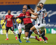 Đua vô địch ngoại hạng Anh: Man Utd, Liverpool bất lực nhìn Man City thẳng tiến