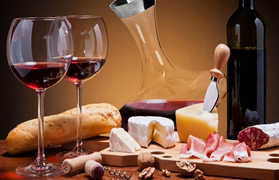 Rượu vang đỏ rót ra trước khi uống bao lâu là ngon nhất?