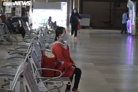 Ảnh: Bến xe miền Đông đìu hiu chưa từng thấy ngày mùng 7 Tết