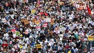 Biểu tình lan rộng ở Myanmar, gần 500 người bị bắt giữ