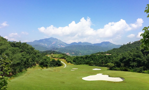 Hòa Bình phê duyệt dự án sân golf trên đất rừng sai quy hoạch