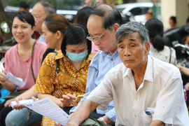 Quy định mới tuyển sinh lớp 10 khiến phụ huynh Hà Nội lo đến mất ngủ