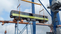 Đoàn tàu thứ ba tuyến metro Nhổn-ga Hà Nội về tới Việt Nam