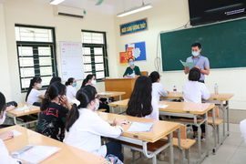 Thi vào lớp 10 Hà Nội: Hẹp cửa trường top đầu, thí sinh khó chọn nguyện vọng?