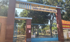 Thầy giáo dọa đánh CSGT, tát học sinh lớp 4 trong giờ học