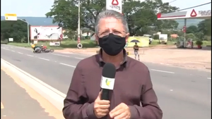 Video: Khoảnh khắc hai xe máy đâm nhau vô tình lọt ống kính truyền hình ở Brazil