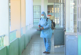Video: Trường học ở Gia Lai phun khử khuẩn, học sinh đi học lại từ ngày 1/3