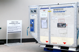 Vaccine COVID-19 về Việt Nam: Hy vọng mới trong cuộc chiến chống đại dịch