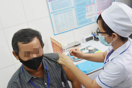 Gần 40 tình nguyện viên thử nghiệm vaccine Nanocovax giai đoạn 2 tại Long An
