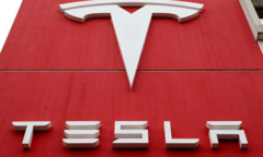 Nhà máy Tesla đóng cửa 2 ngày do thiếu linh kiện