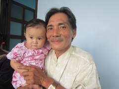 Nghệ sĩ và mạnh thường quân lo cho con gái Thương Tín