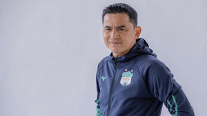 HLV Kiatisak: 'Đợt nghỉ dịch COVID-19 là vận may của HAGL' 