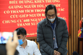 Bố của bé gái rơi từ tầng 13 chung cư: Anh Mạnh là người giúp con tôi tái sinh