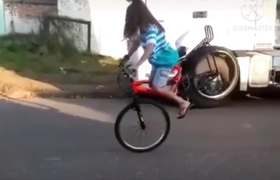 Mải 'đu trend', cô gái gặp hạn