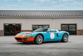 Đấu giá Ford GT Heritage Edition 2006 mới lăn bánh 4 km