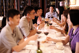 Dịch vụ mai mối được ưu chuộng chưa từng thấy trong đại dịch COVID-19