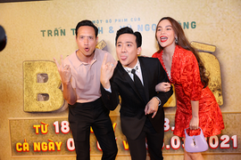 Ảnh: Hà Hồ, Kim Lý nhí nhảnh đùa giỡn với Trấn Thành