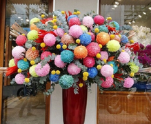 Dân nhà giàu đồng loạt chi vài chục triệu đồng mua hoa 8/3 