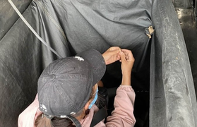 Trốn trong thùng xe né chốt kiểm dịch, 3 người bị phạt 60 triệu đồng