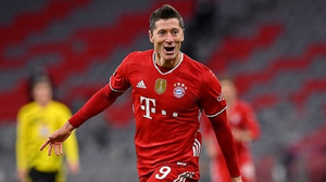 Kết quả Bundesliga: Lewandowski ghi hattrick, Bayern đánh bại Dortmund