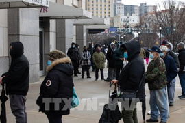 Thượng viện Mỹ thông qua gói cứu trợ COVID-19 trị giá 1.900 tỷ USD