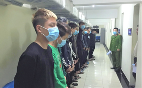 Đi giải quyết mâu thuẫn trên mạng xã hội, 17 thanh niên chém nhầm người