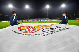 Bị biến thành trò hề, bóng đá Trung Quốc vẫn giữ luật kỳ quặc