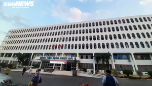 Ảnh: Ngày tiêm vaccine COVID-19 đầu tiên tại TP.HCM