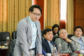 Thầy giáo được phong hàm giáo sư khi 40 tuổi