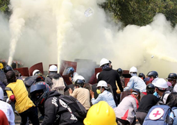 Myanmar: Hai người bị bắn chết, dân yêu cầu được biểu tình hòa bình 