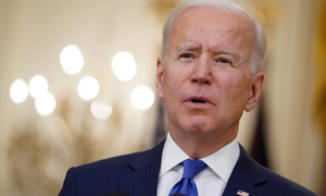 50 ngày cầm quyền đầu tiên của Biden đối lập hoàn toàn với Trump
