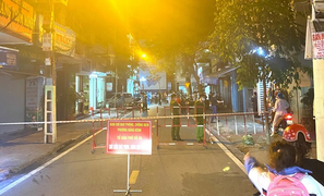 Xác định 40 người liên quan 2 mẹ con dương tính SARS-CoV-2 sau khi sang Úc