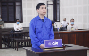 Chém chết người vì bạn gái bị nhìn lén trong nhà vệ sinh