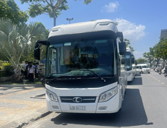 Clip: Tài xế xe khách lạng lách, đánh võng trên đường phố Đà Nẵng