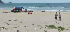 Thi thể bị phân huỷ trôi dạt từ biển vào bờ ở Bình Định