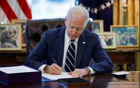 Ông Biden chỉ trích chính quyền Trump, đặt mục tiêu chống dịch tiếp theo