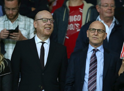 Nhà Glazer bán cổ phần Man Utd