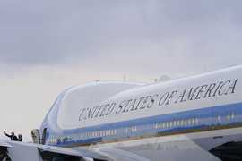 Căn cứ chứa Không lực Một của Tổng thống Mỹ bị đột nhập