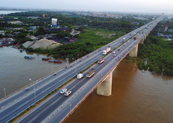 Từ tuần sau, ô tô chỉ được chạy tối đa 60km/h trên cầu Thanh Trì