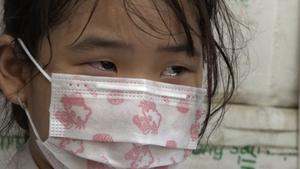 Video: Học sinh bị đánh bằng thước sắt: 'Con không muốn học cô nữa'